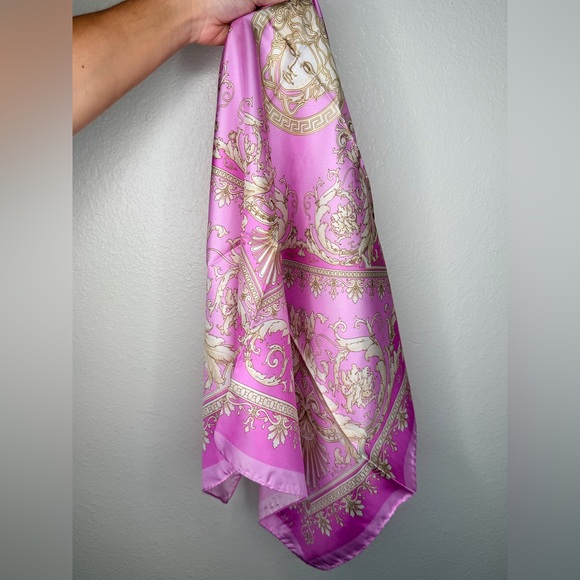 New In Box ✨ VERSACE Pink / Gold Medusa Silk Scarf Twilly - Picture 10 of 16